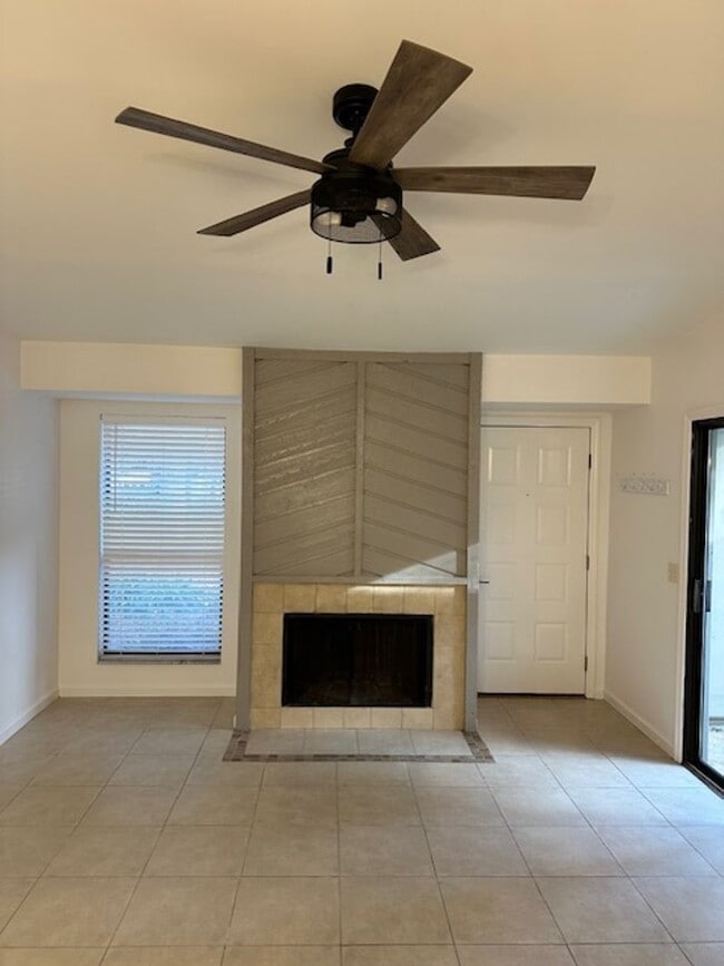 Photo - Woodlake Villa - 2 Bedroom/2 Bathroom