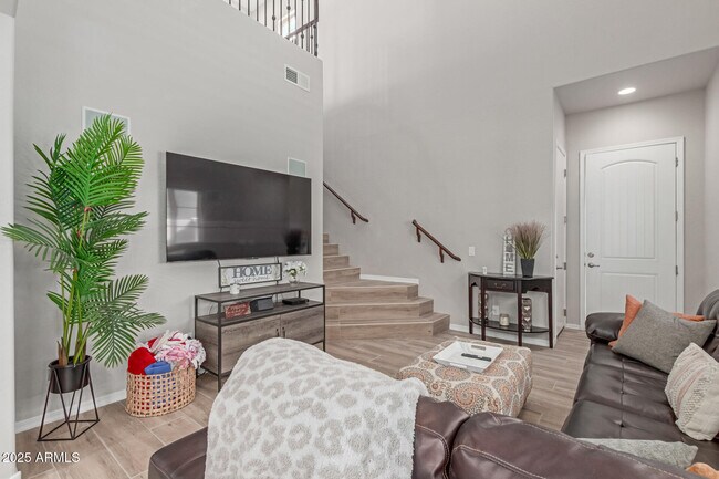 Photo - 1367 S Country Club Dr