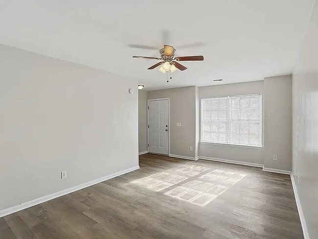 Photo - 4060 Cedars Pkwy