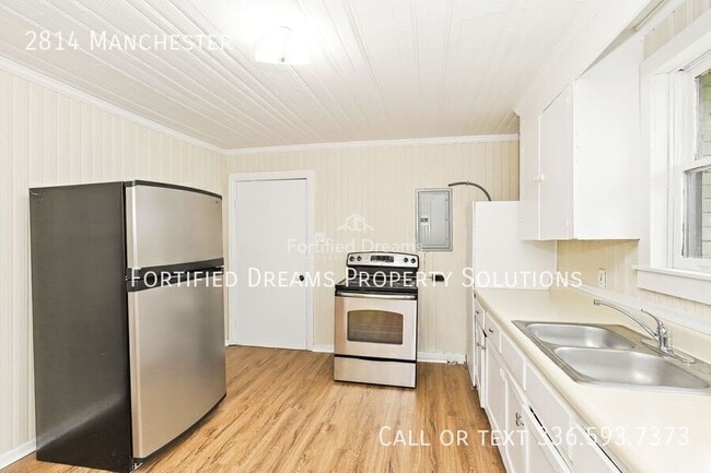 Photo - 2814 Manchester-