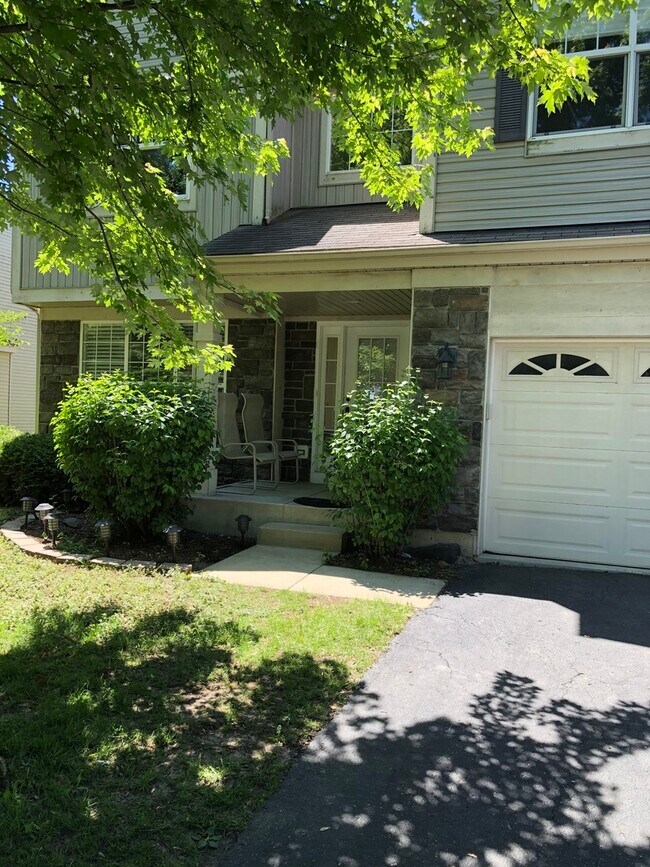 Photo - 679 Sumac Dr