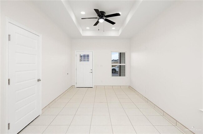 Photo - 12 Valley S Cir Unidad B
