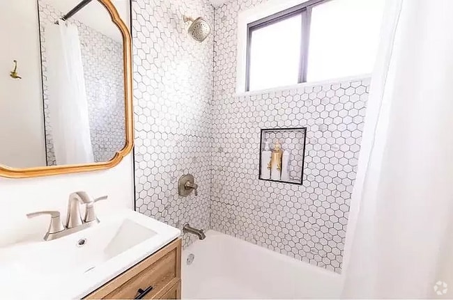 Building Photo - Completely remodeled 1 bedroom rental Unit #A