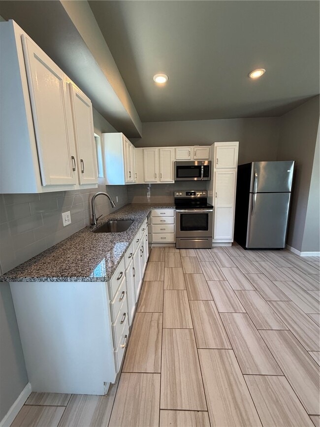 Photo - 402 E Hemlock St