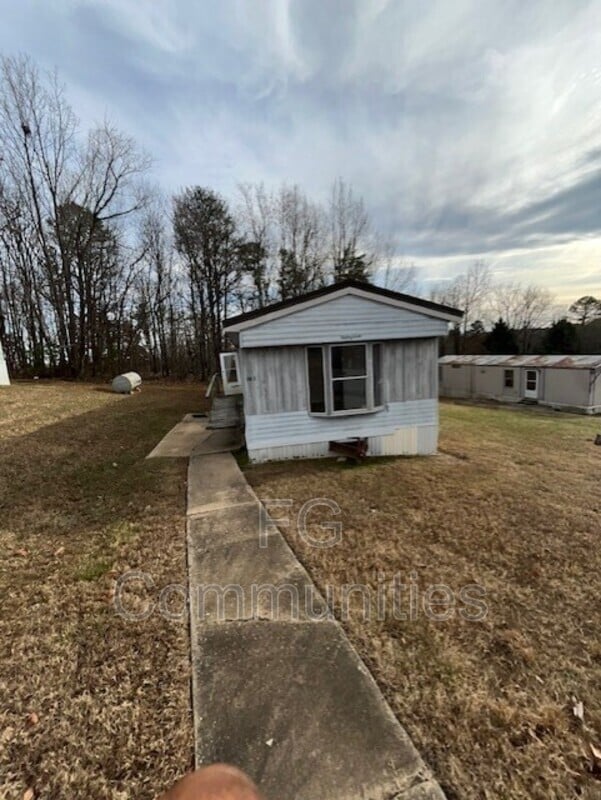 Photo - 100 2nd Ave SE