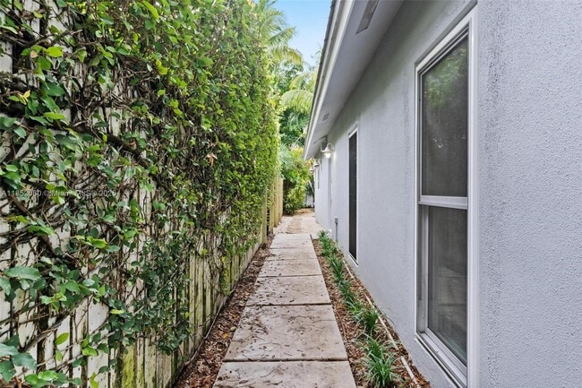 Photo - 2558 Trapp Ave