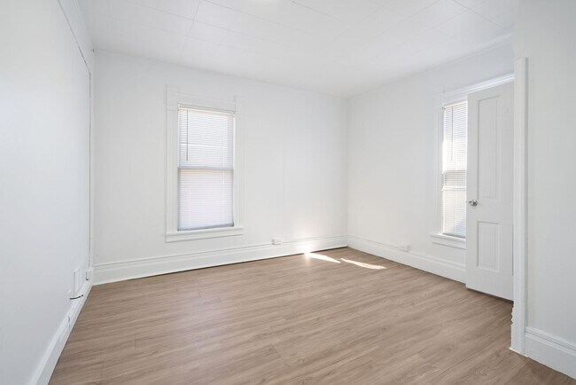 Photo - 2104 College St Unit Apt 2