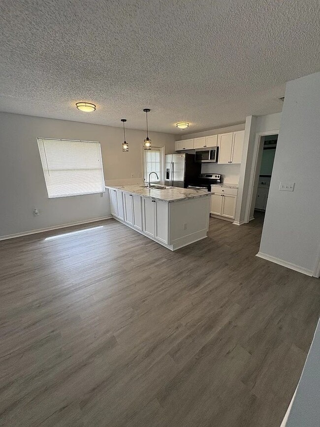 Photo - For rent in Lakeland