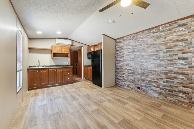 Photo - 720 Pritchett Ln