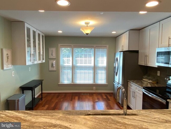 Photo - 216 Gretna Green Ct