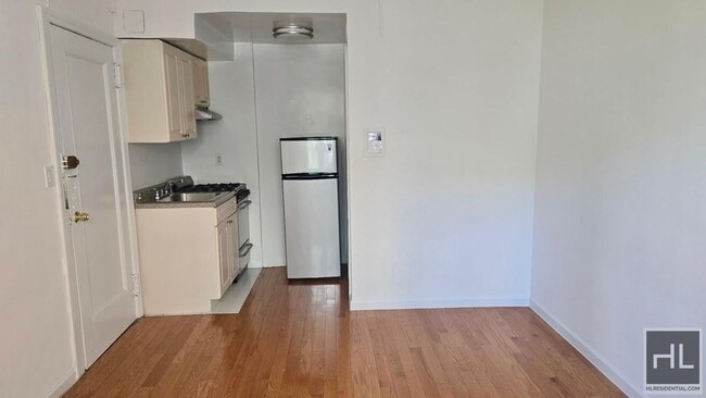 Photo - East 61 Street Unit 3E