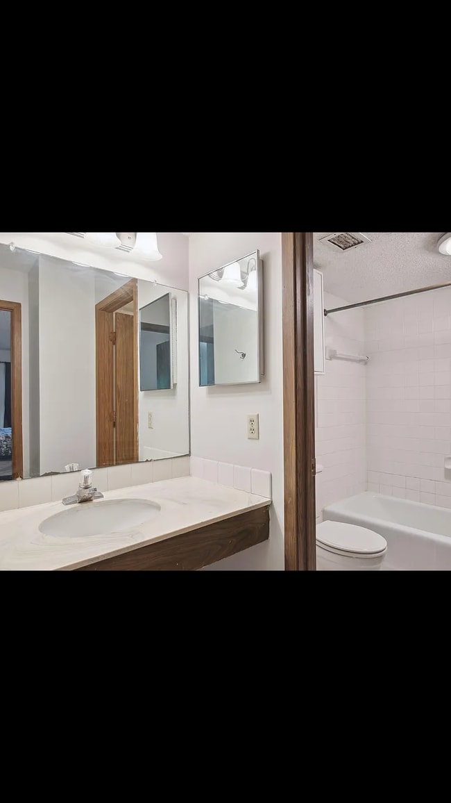 Photo - 950 Westbrooke Way Unit #7
