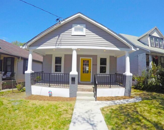 Building Photo - Beautiful Benning 3 Bedroom Renovated Bungalow Home with Yard, Parking, W/D.