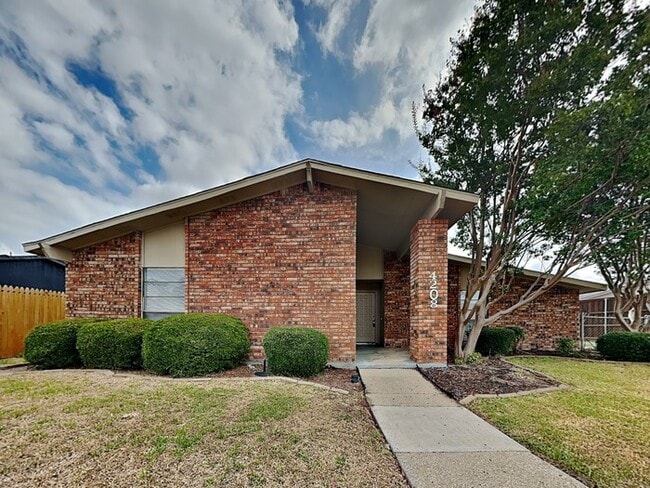 Building Photo - 4208 O'Hare Dr