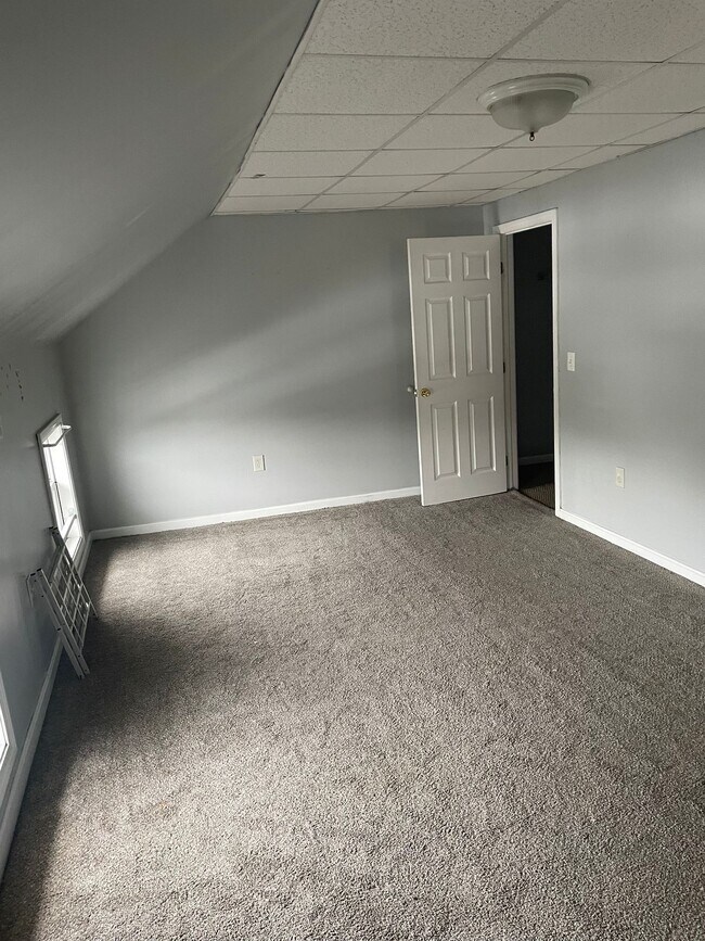 Photo - 1899 N Main St