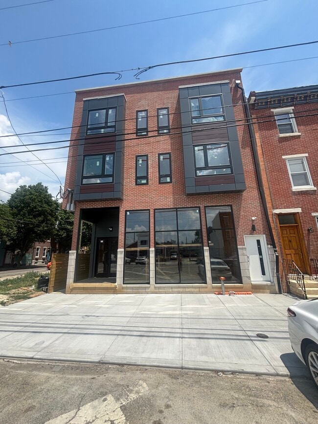 Photo - 2331 E York St Townhome