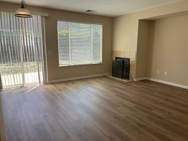 140 Trent Pl