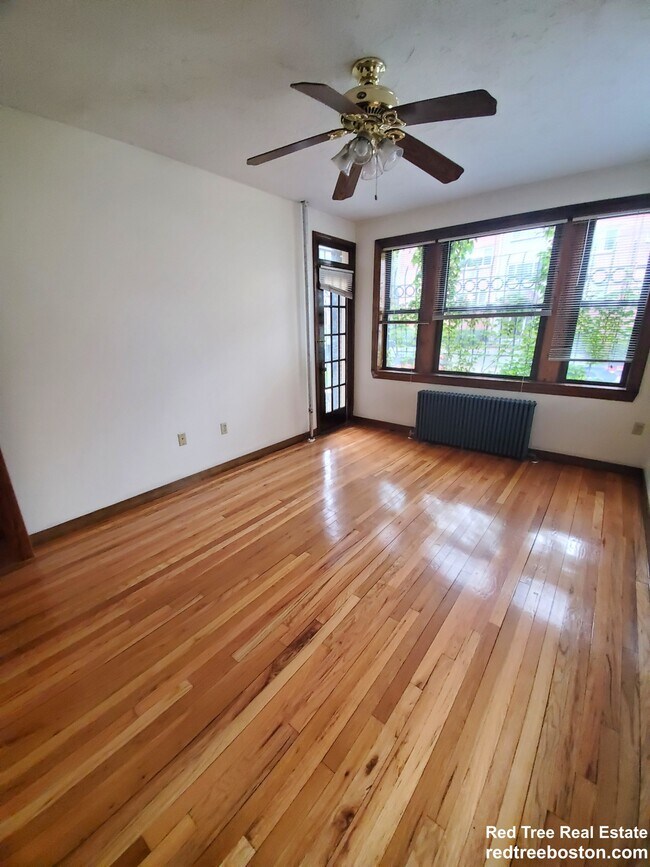 Photo - 240 Kelton St Unit 4