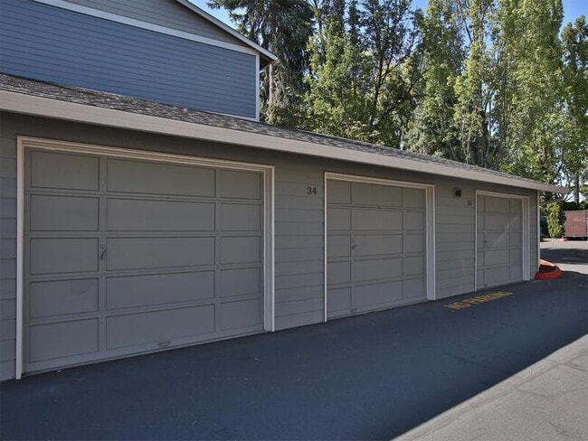 Photo - 14120 SW Allen Blvd Unit #18