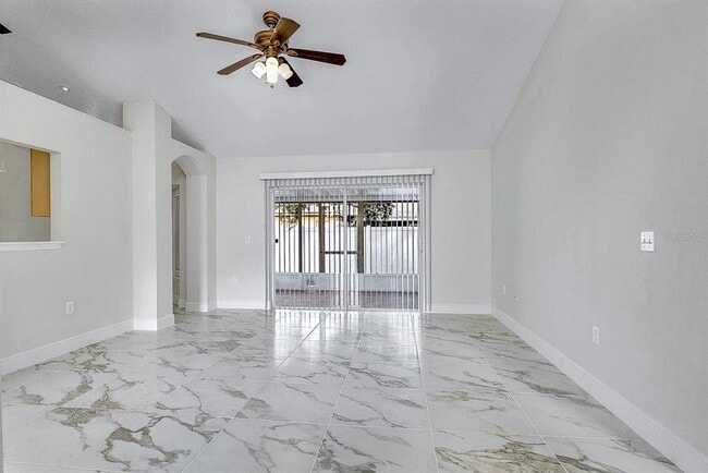 Photo - 656 Linnet Ct