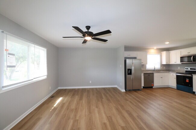Photo - 115 Lynnwood Dr