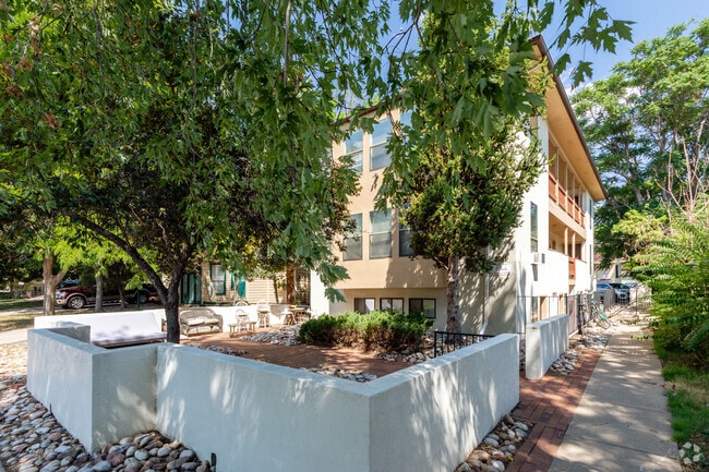 Photo - Goss Street Apartments