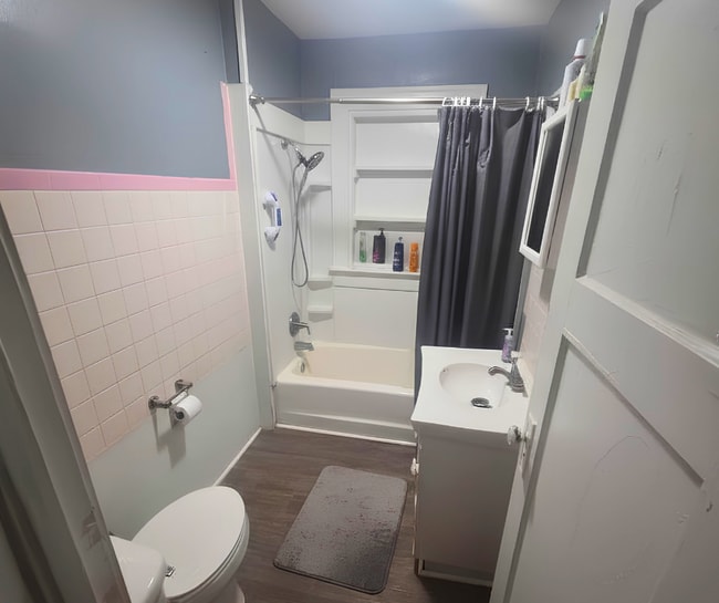 Photo - 810 N Bradley Ave