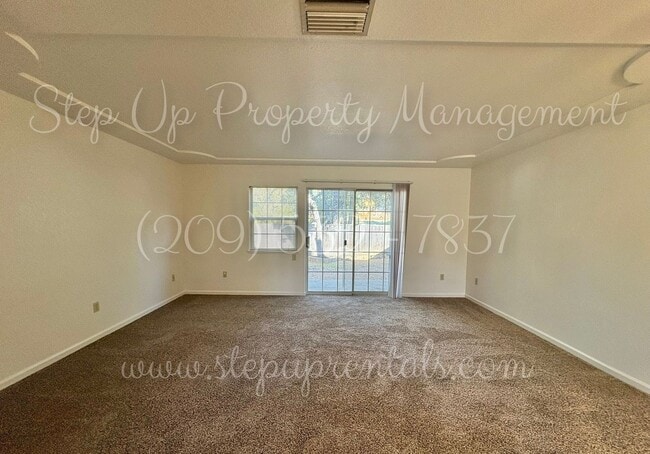 Photo - Bright and Freshly Updated 3 Bed 1.5 Bath ...