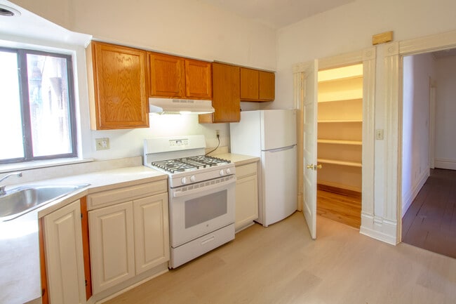 Photo - 405 Peebles St Unit 2