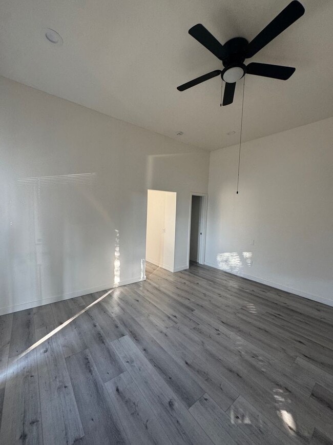 2602 Newton Ave Unit 2602 Newton Ave Unit 1