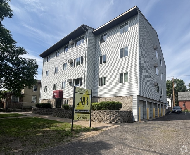 Building Photo - 411 5th Ave S Rental