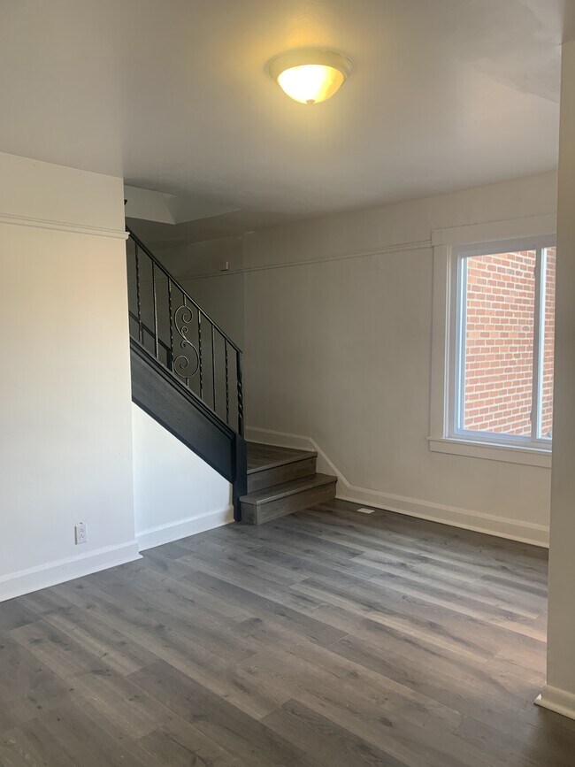 Photo - 525 Sunnyside Ave