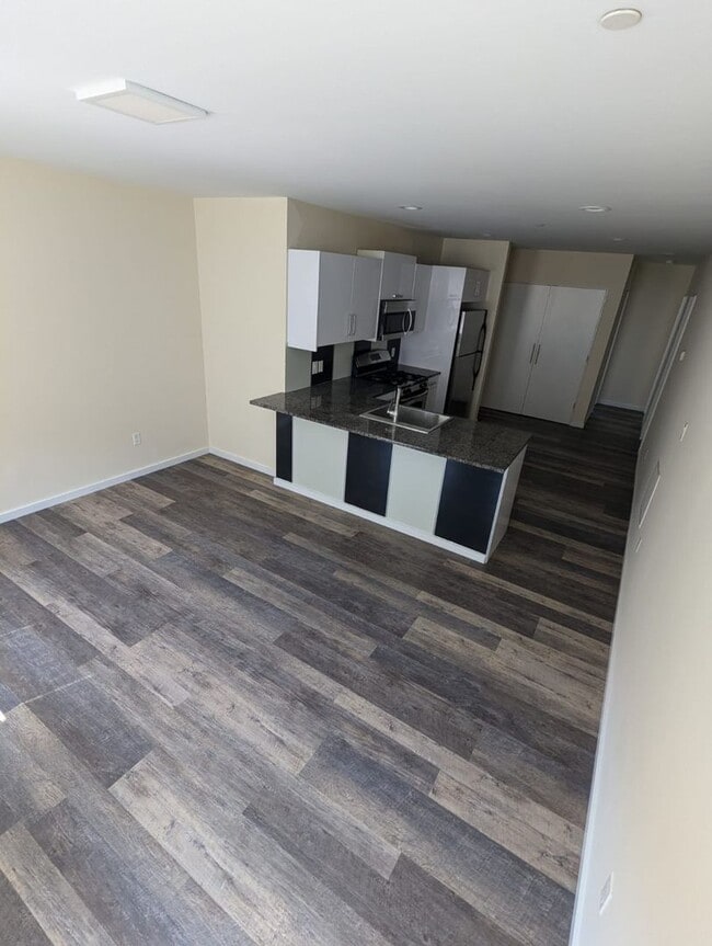 Photo - NY Style Townhome 3br/2ba in Gated Communi...