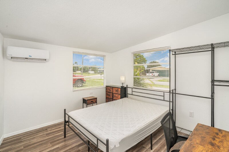 Photo - 19484 Midway Blvd