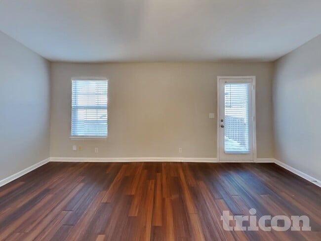 Photo - 1535 Ballater Dr