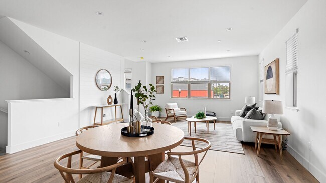 Photo - 2806 Chattleton Ln