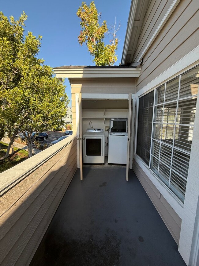 **Charming 1bed 1bath Condo located in the... - **Charming 1bed 1bath Condo located in the... Unidad #36A- 23412 Pacific Park Dr.