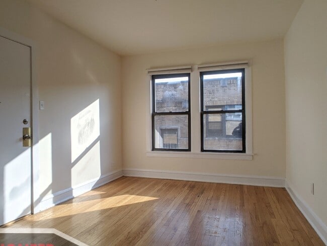 Photo - 2651 N Spaulding Ave Unidad 2W