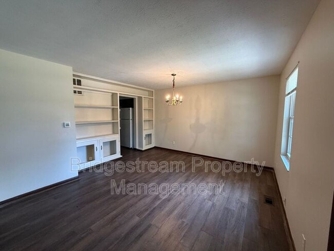 Photo - 1444 Minstrel Dr