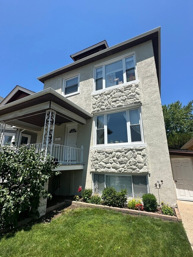 5110 W Byron St Unit 2