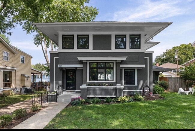414 W 61st St