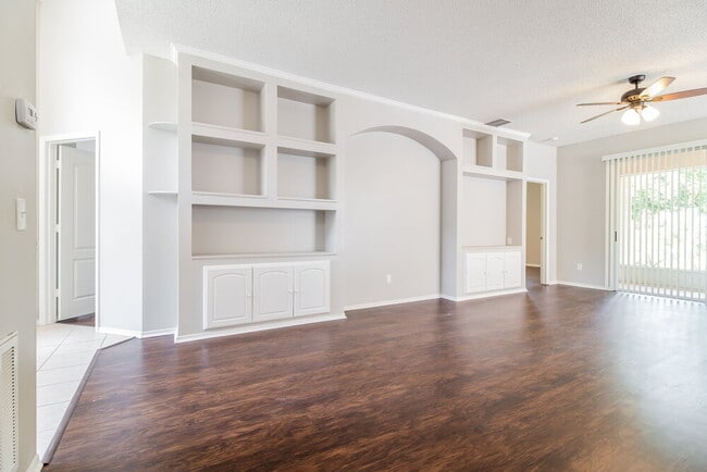 Photo - 1136 Cherry Valley Way