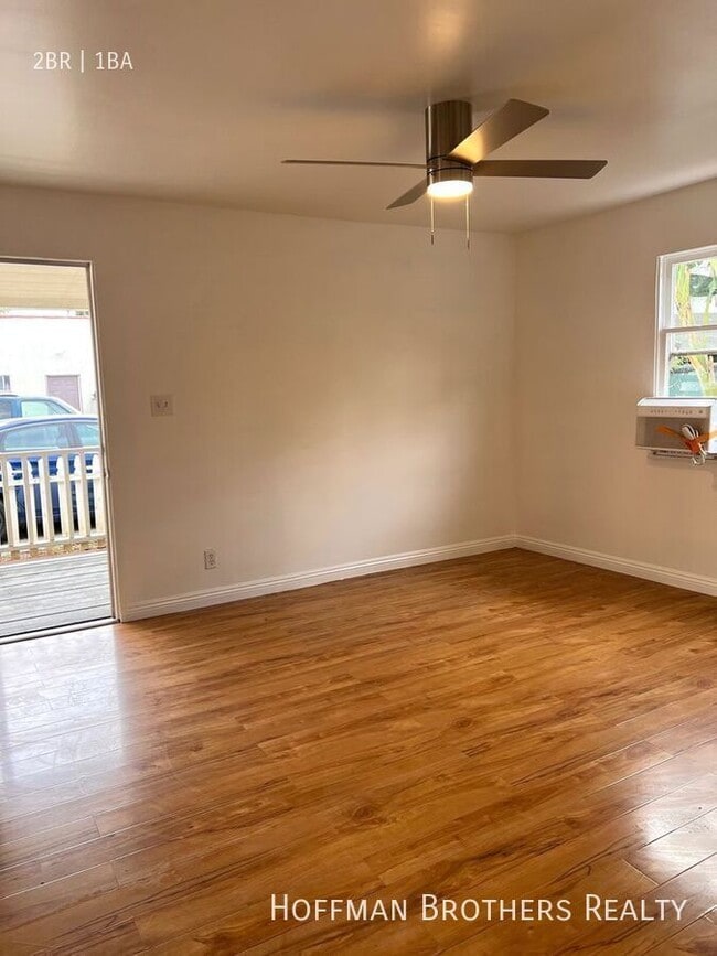 Photo - 14843 Sylvan St Unidad 14843.5