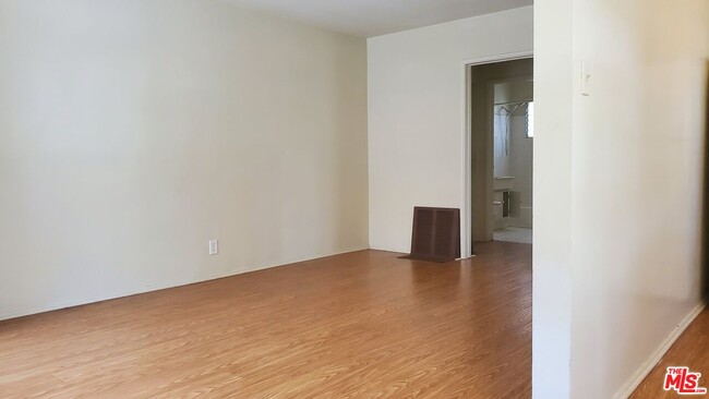 Photo - 939 N Stanley Ave Unidad #1 Rental