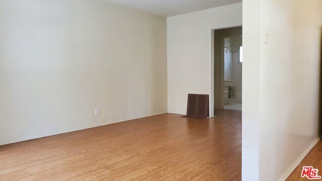 Building Photo - 939 N Stanley Ave Unit #1 Rental