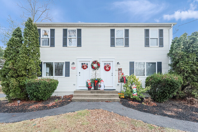 Photo - 1122 County St Townhome