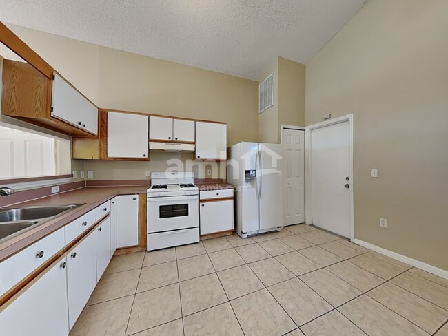 Photo - 1718 Westminster Trl