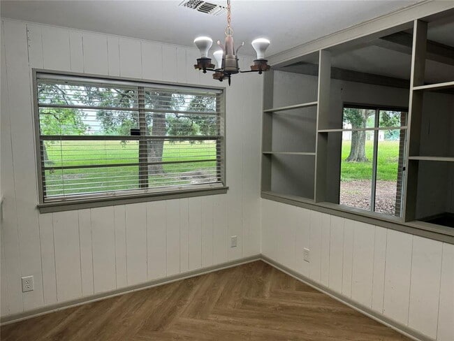 Photo - 2453 Roy Rd
