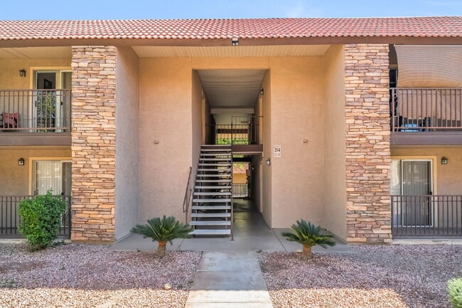 Building Photo - Guard Gated Community - 2 bedroom and 1 bathroom, Upstairs Unit 40