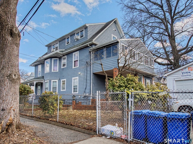 Photo - 373 Wood Ave Unidad 1st Floor